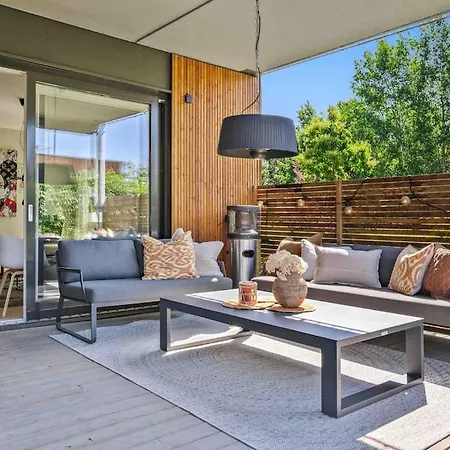 Stor Med 4 Soverom,stor Terrasse Og Hage 아파트 *