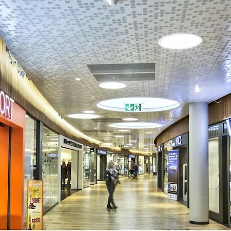 아파트 Stor Med 4 Soverom,stor Terrasse Og Hage *