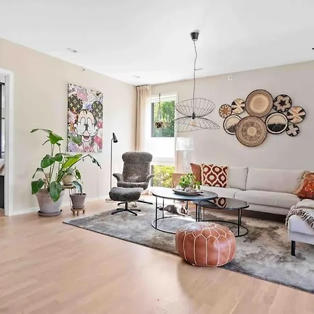 Stor Med 4 Soverom,stor Terrasse Og Hage * Fornebu